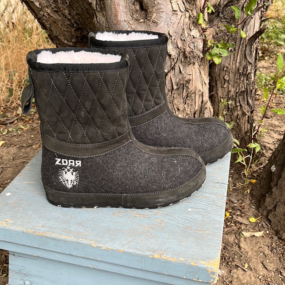 Women’s ZDAR Winter Boots, Size 5. EUC.